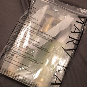 White tea and citrus Satin Hands by Mary Kay